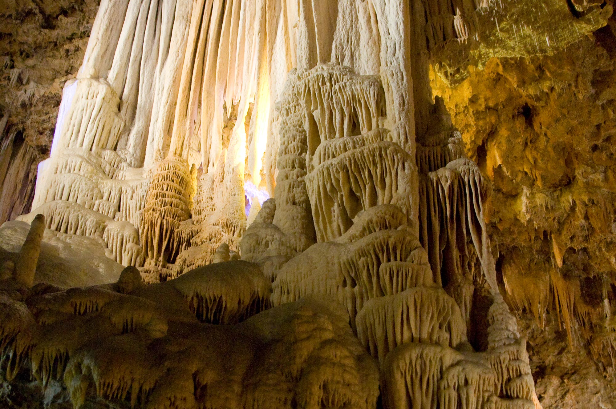 Serignan-region-grotte-clamouse-bg