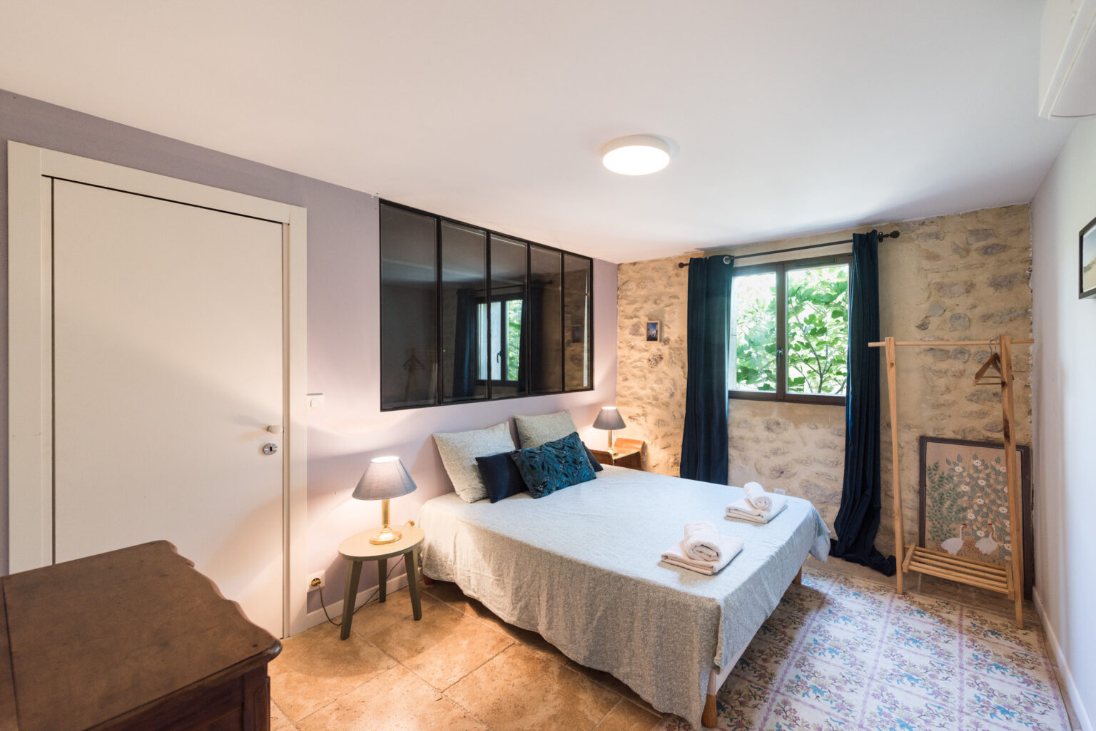 chambre - Gîte Hibiscus- Domaine Sesquier à Mèze près de Montpellier accueil de groupe