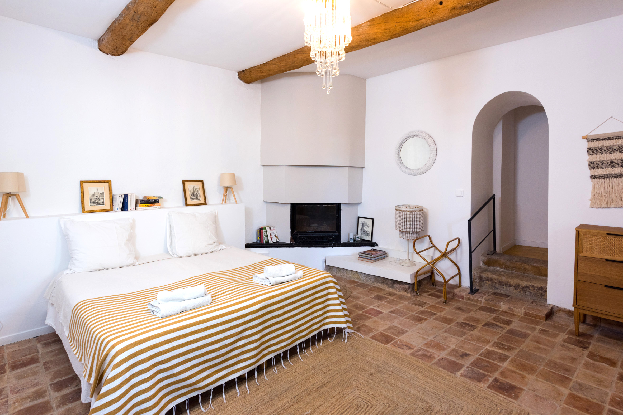 chambre gîte jasmin Domaine Sesquier à Mèze près de Montpellier accueil de groupe