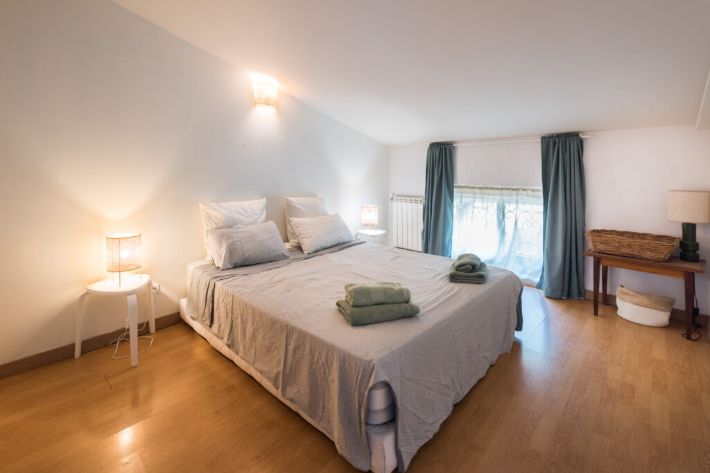 domaine-sesquier-hotel-gite-acacia-chambre-1-meze