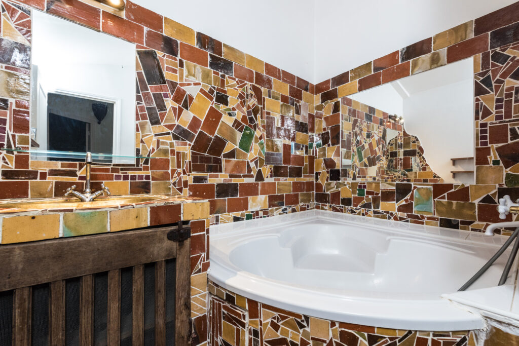 domaine-sesquier-hotel-gite-acacia-salle-de-bain-meze